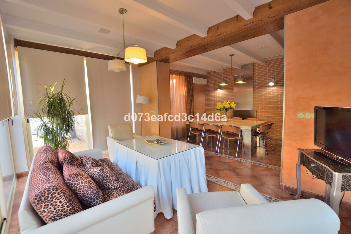 4 Bed Townhouse for sale in Ronda Costa Del Sol, Málaga, Spain