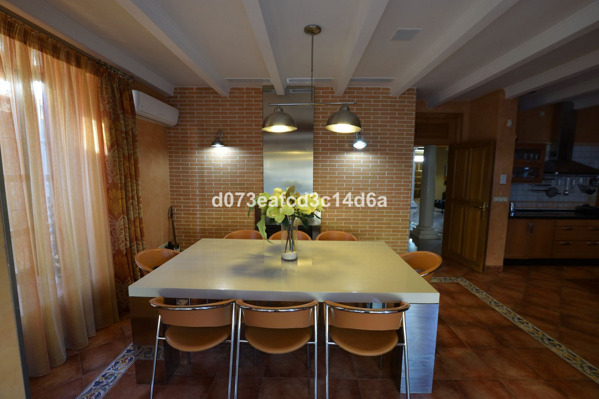 4 Bed Townhouse for sale in Ronda Costa Del Sol, Málaga, Spain