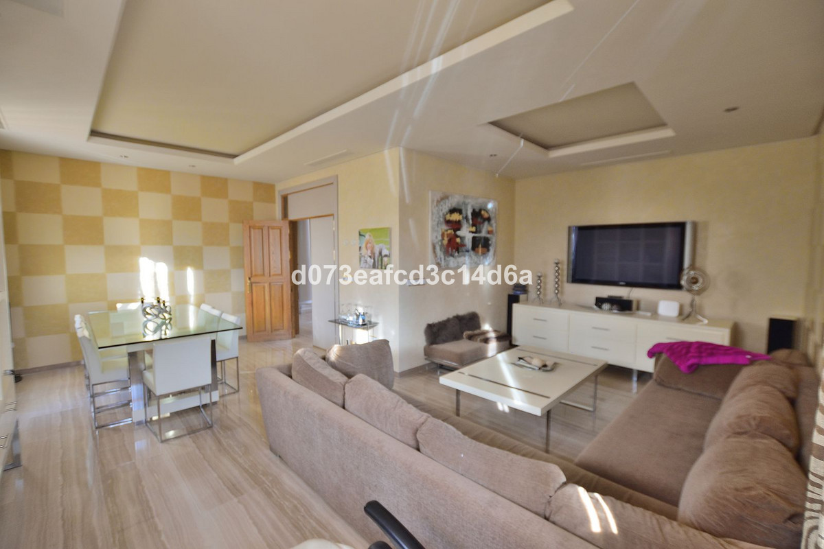 4 Bed Townhouse for sale in Ronda Costa Del Sol, Málaga, Spain