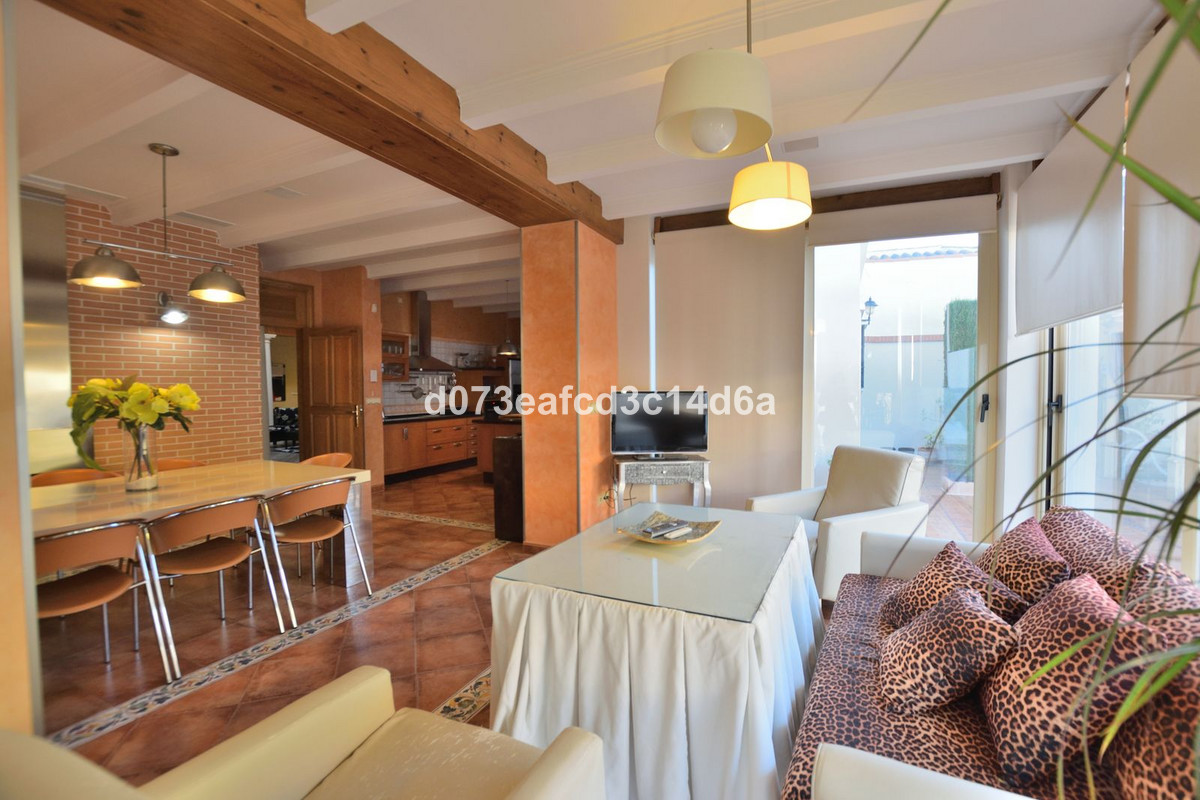 4 Bed Townhouse for sale in Ronda Costa Del Sol, Málaga, Spain