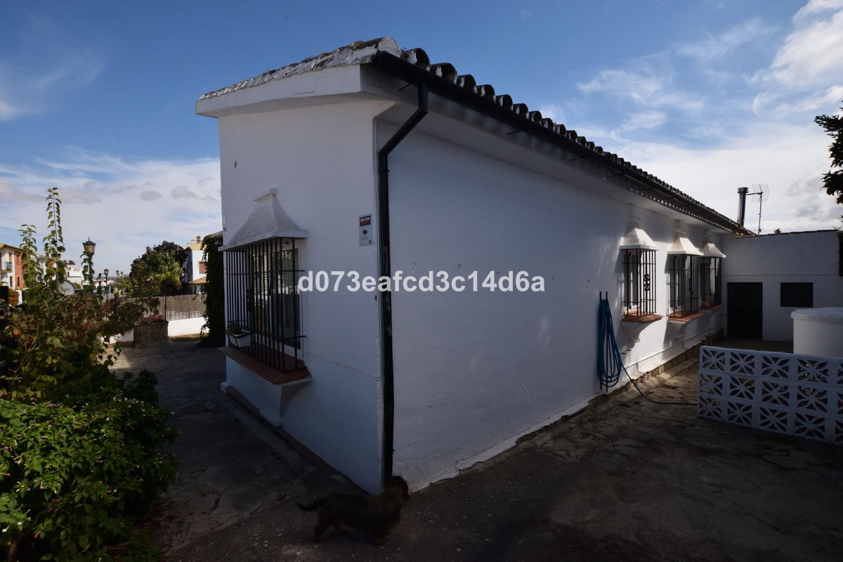 4 Bed Townhouse for sale in Ronda Costa Del Sol, Málaga, Spain