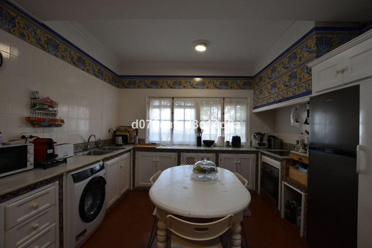 4 Bed Townhouse for sale in Ronda Costa Del Sol, Málaga, Spain