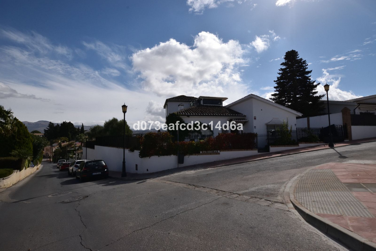 4 Bed Townhouse for sale in Ronda Costa Del Sol, Málaga, Spain
