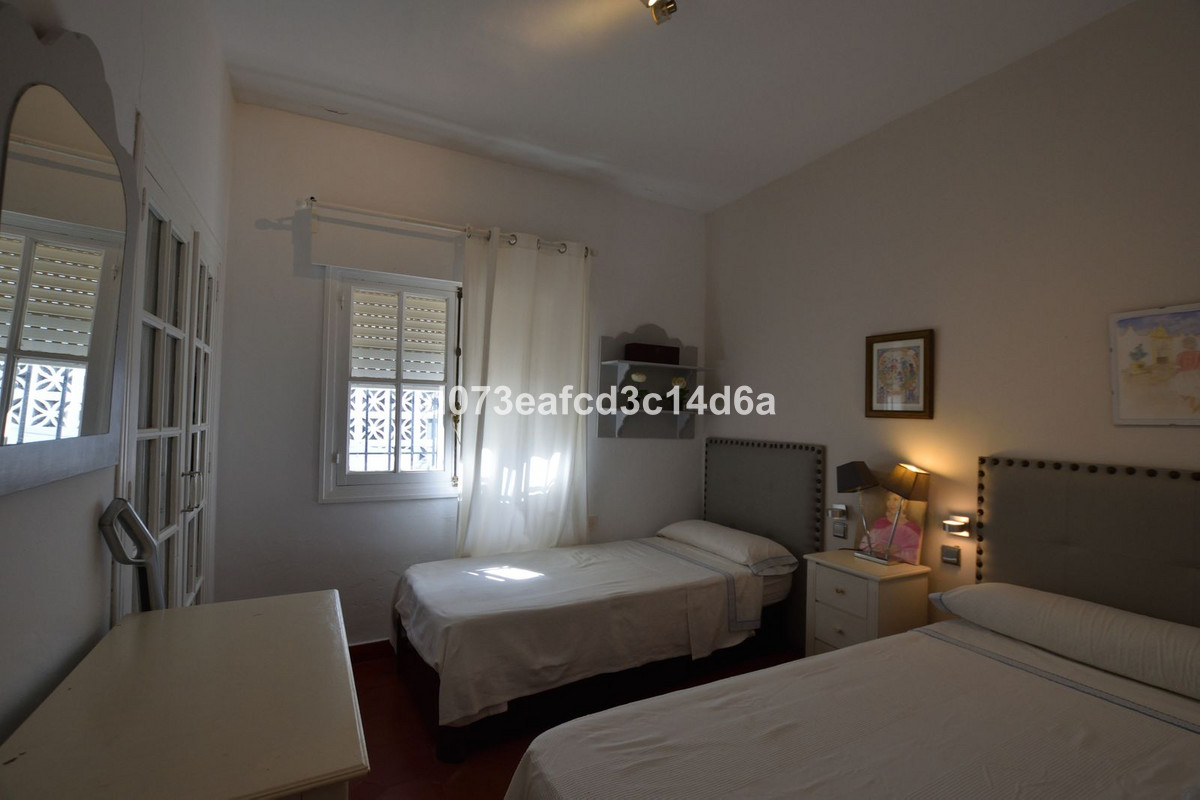 4 Bed Townhouse for sale in Ronda Costa Del Sol, Málaga, Spain