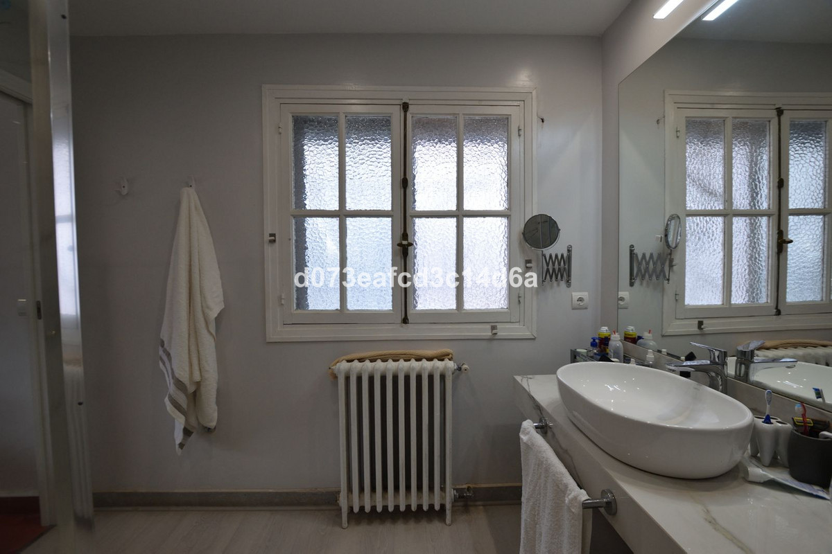 4 Bed Townhouse for sale in Ronda Costa Del Sol, Málaga, Spain