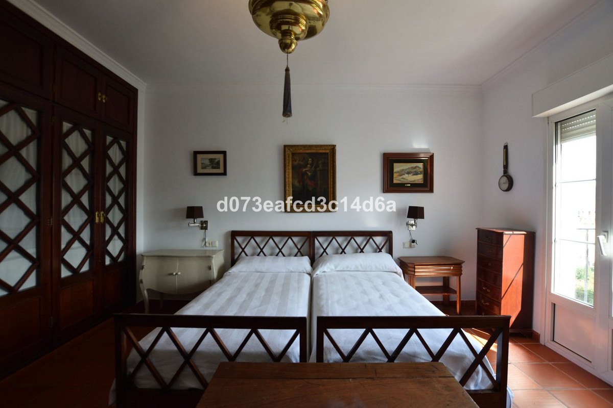 4 Bed Townhouse for sale in Ronda Costa Del Sol, Málaga, Spain