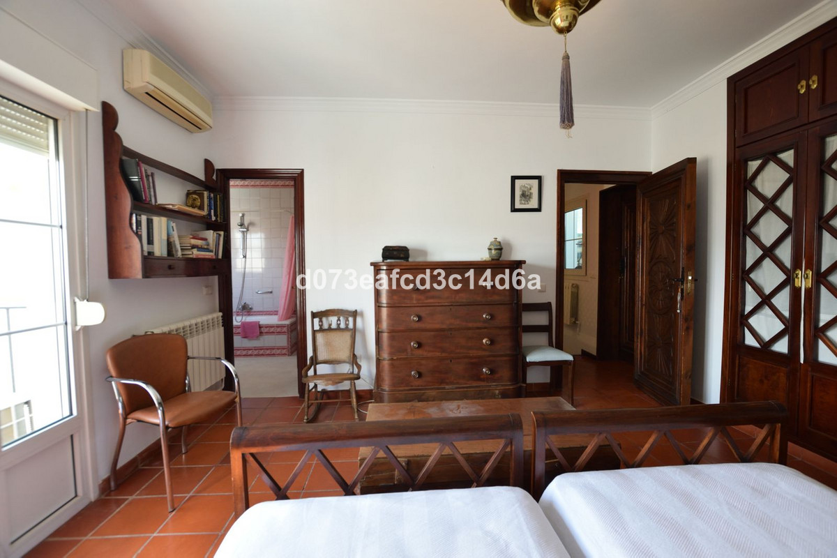 4 Bed Townhouse for sale in Ronda Costa Del Sol, Málaga, Spain