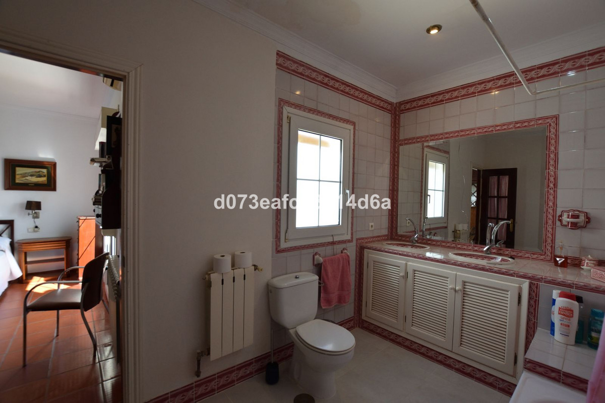 4 Bed Townhouse for sale in Ronda Costa Del Sol, Málaga, Spain