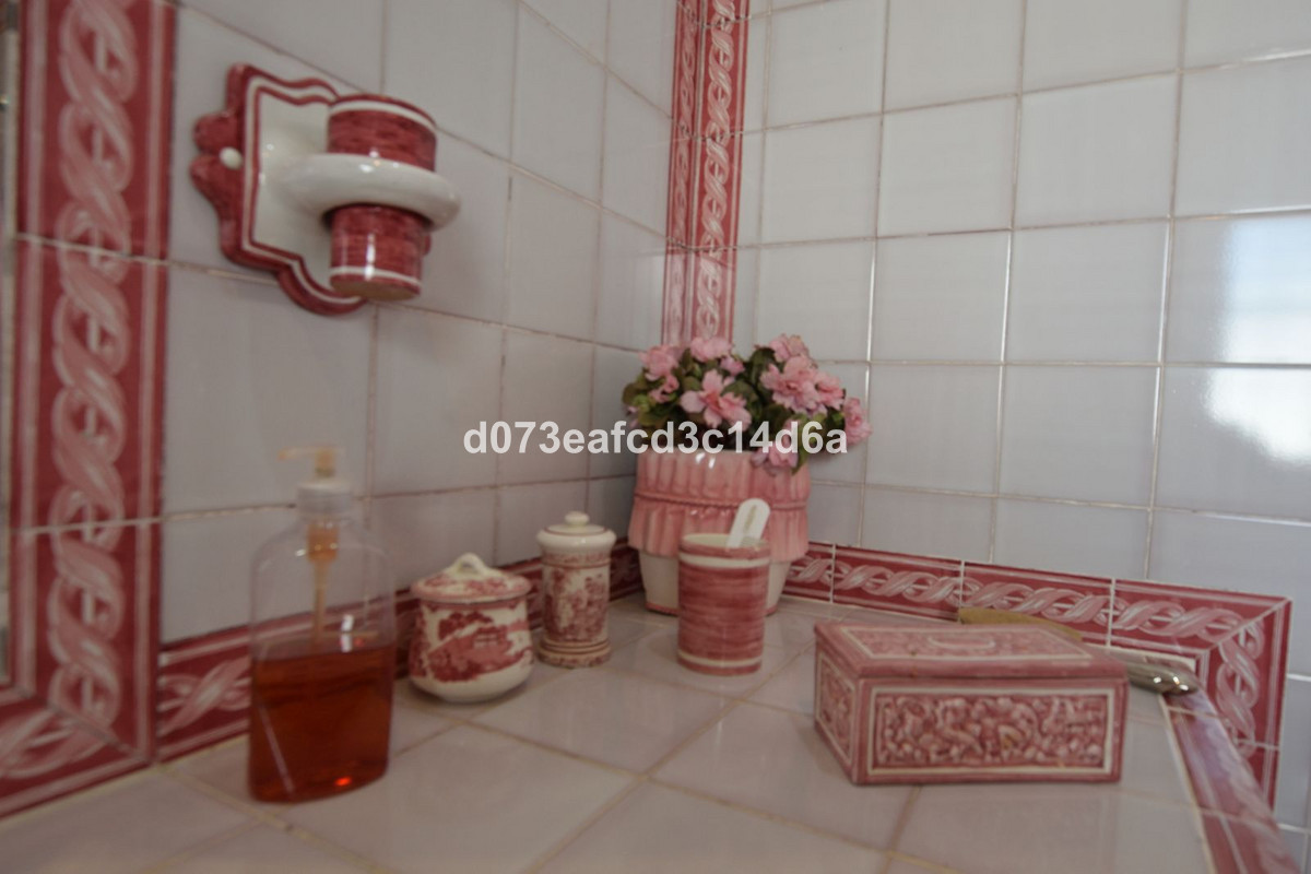 4 Bed Townhouse for sale in Ronda Costa Del Sol, Málaga, Spain