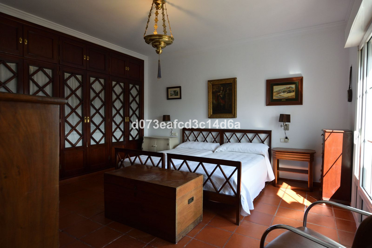 4 Bed Townhouse for sale in Ronda Costa Del Sol, Málaga, Spain