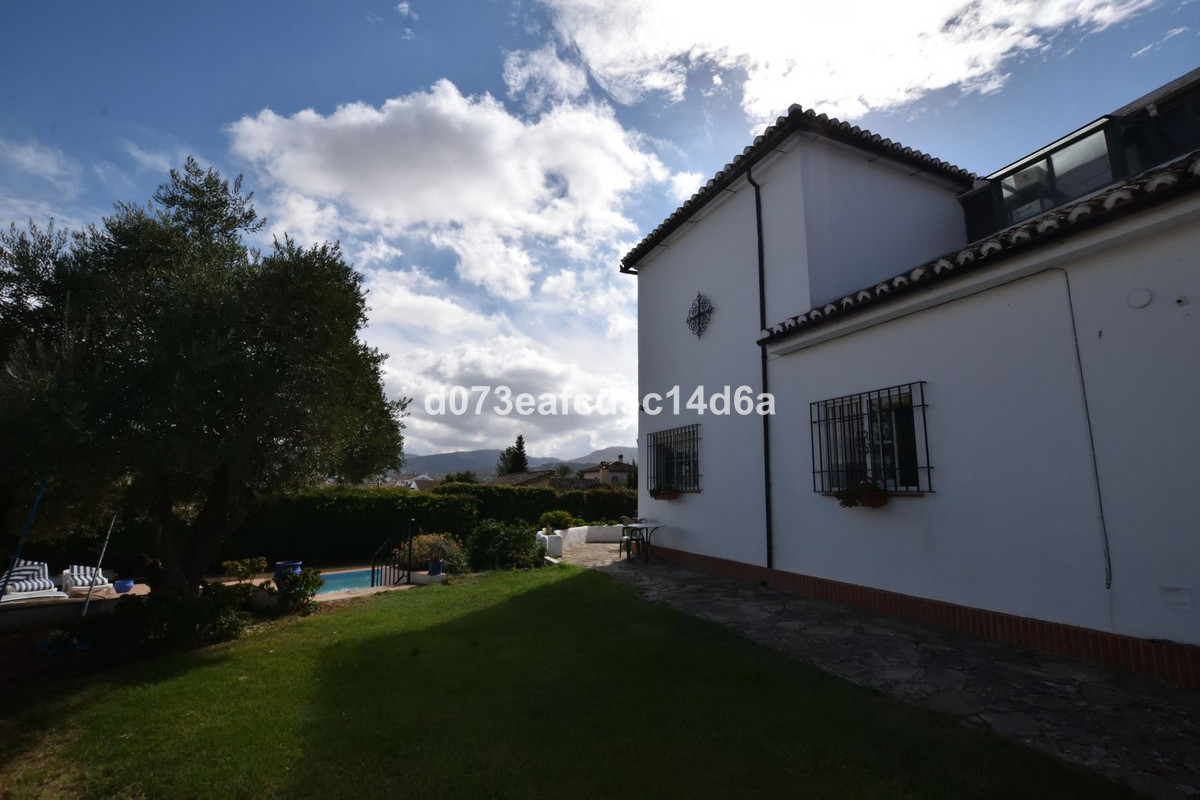 4 Bed Townhouse for sale in Ronda Costa Del Sol, Málaga, Spain