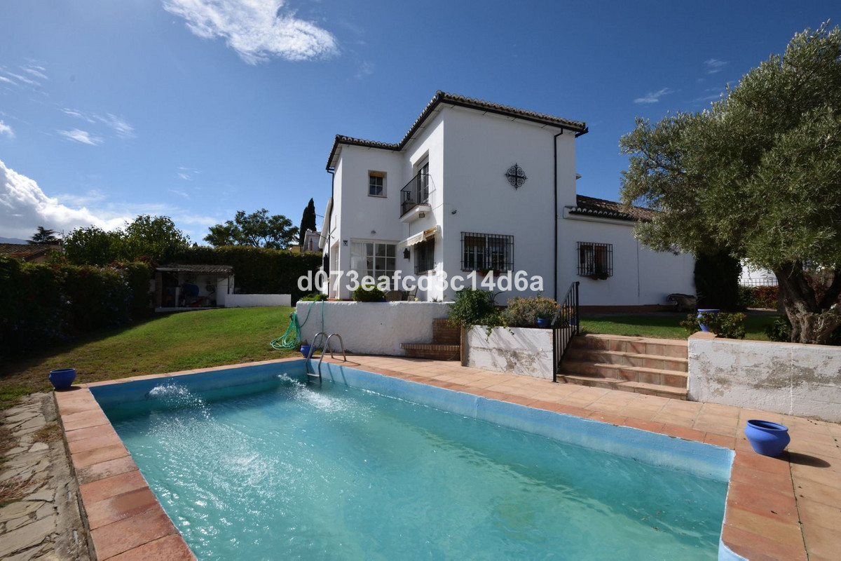 4 Bed Townhouse for sale in Ronda Costa Del Sol, Málaga, Spain