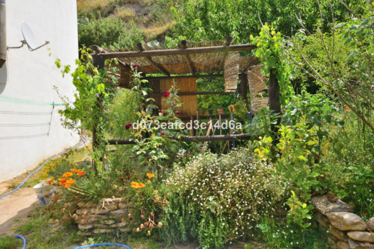 4 Bed Townhouse for sale in Arriate Costa Del Sol, Málaga, Spain
