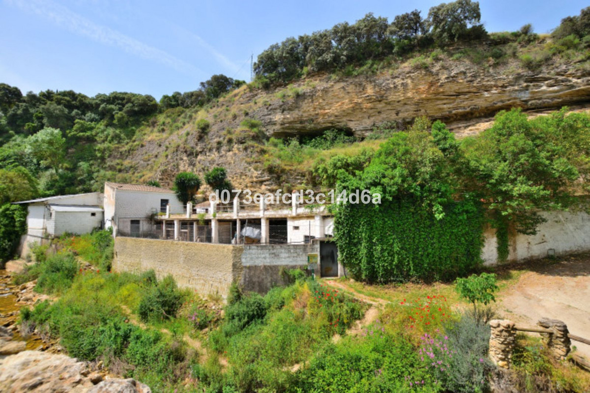 4 Bed Townhouse for sale in Arriate Costa Del Sol, Málaga, Spain