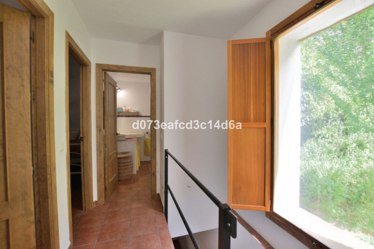 4 Bed Townhouse for sale in Arriate Costa Del Sol, Málaga, Spain