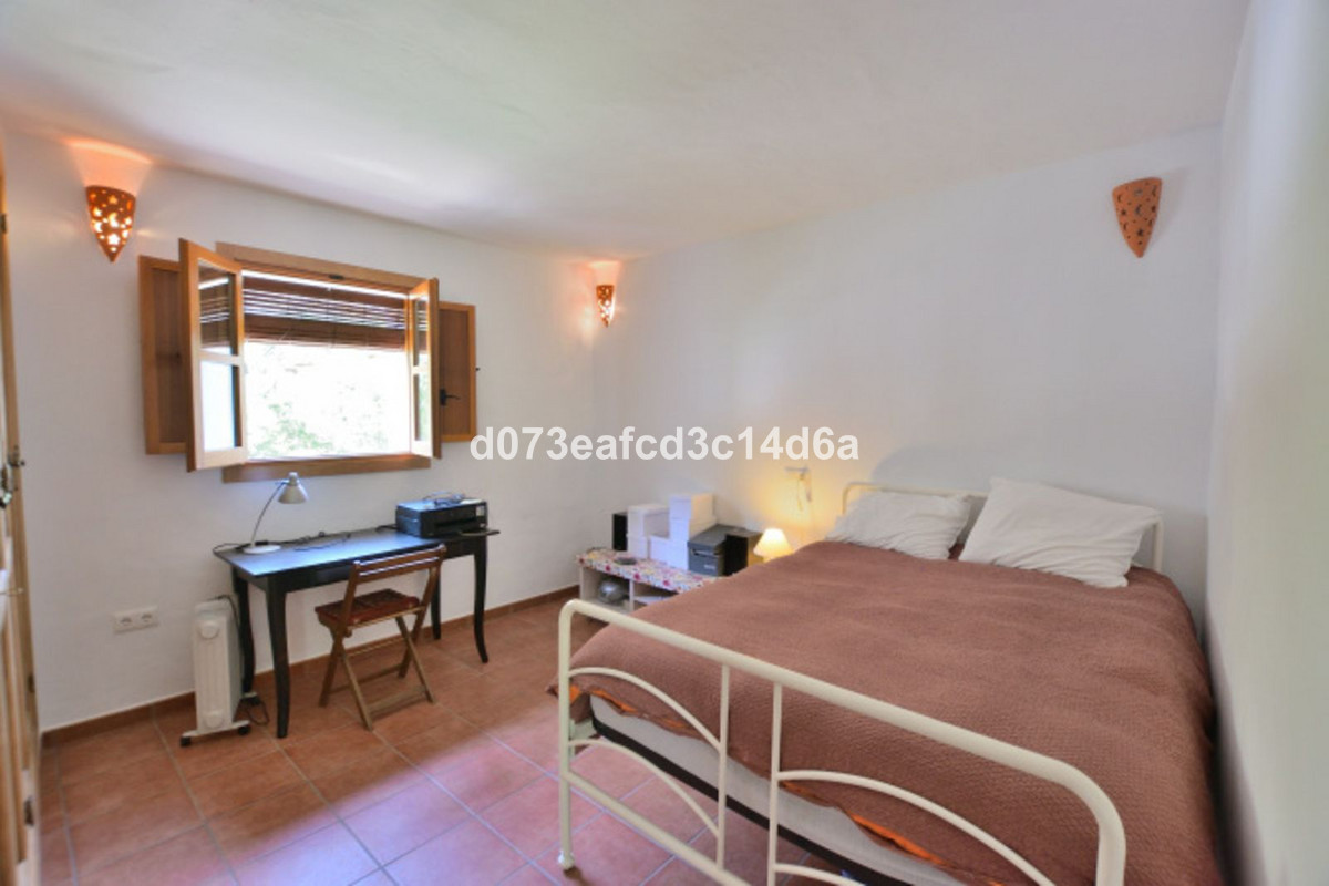 4 Bed Townhouse for sale in Arriate Costa Del Sol, Málaga, Spain
