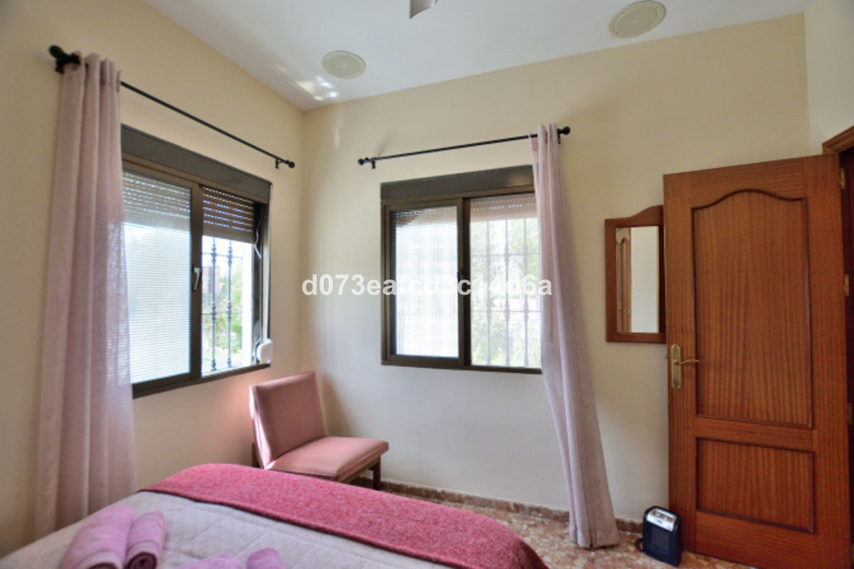 Se vende Villa - Chalet de 6 dormitorios en Costa Del Sol, Málaga, España