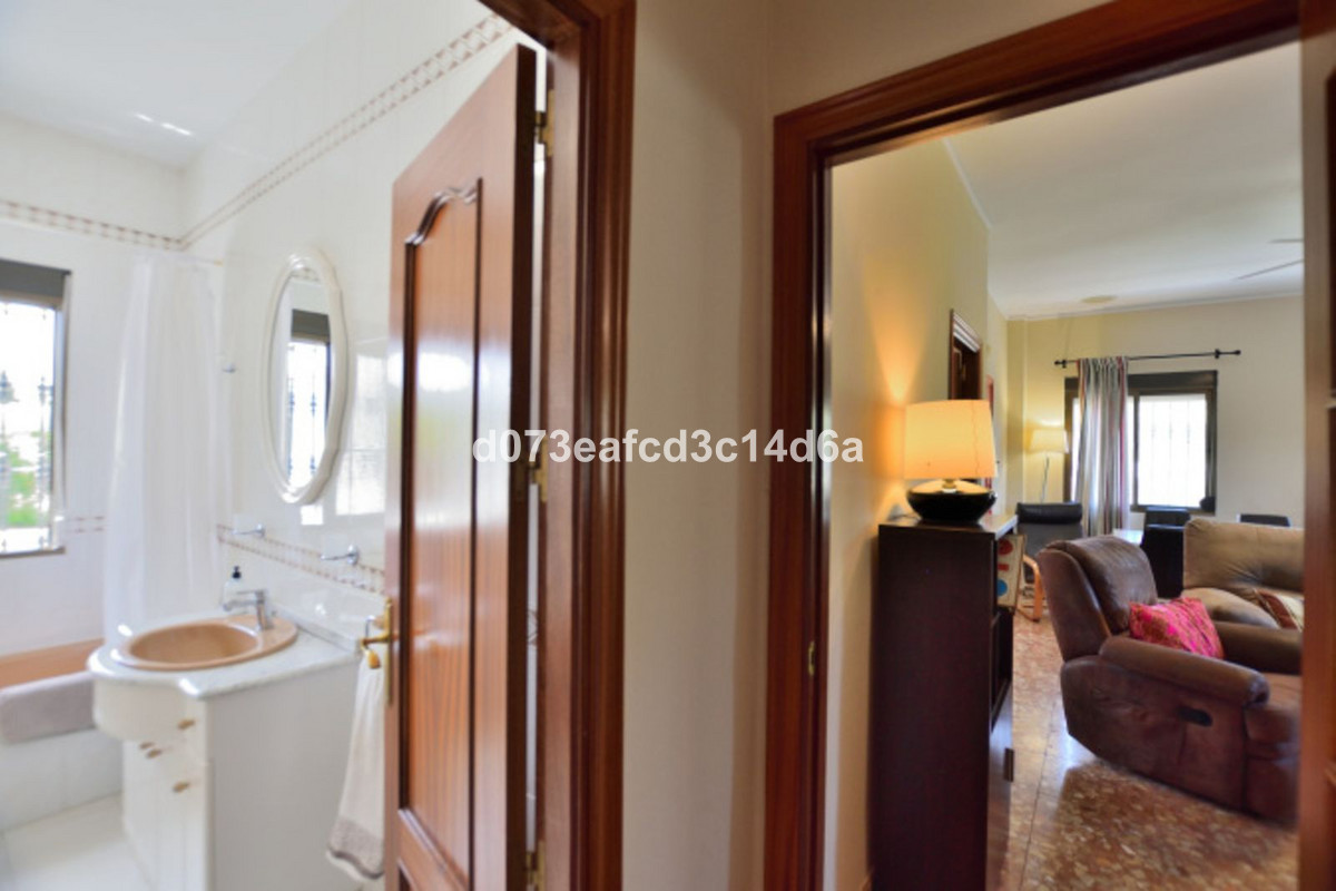 Se vende Villa - Chalet de 6 dormitorios en Costa Del Sol, Málaga, España