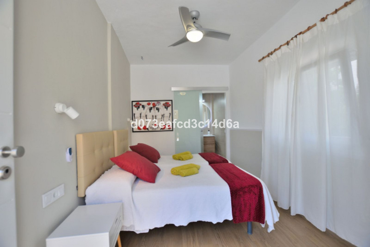 Se vende Villa - Chalet de 6 dormitorios en Costa Del Sol, Málaga, España