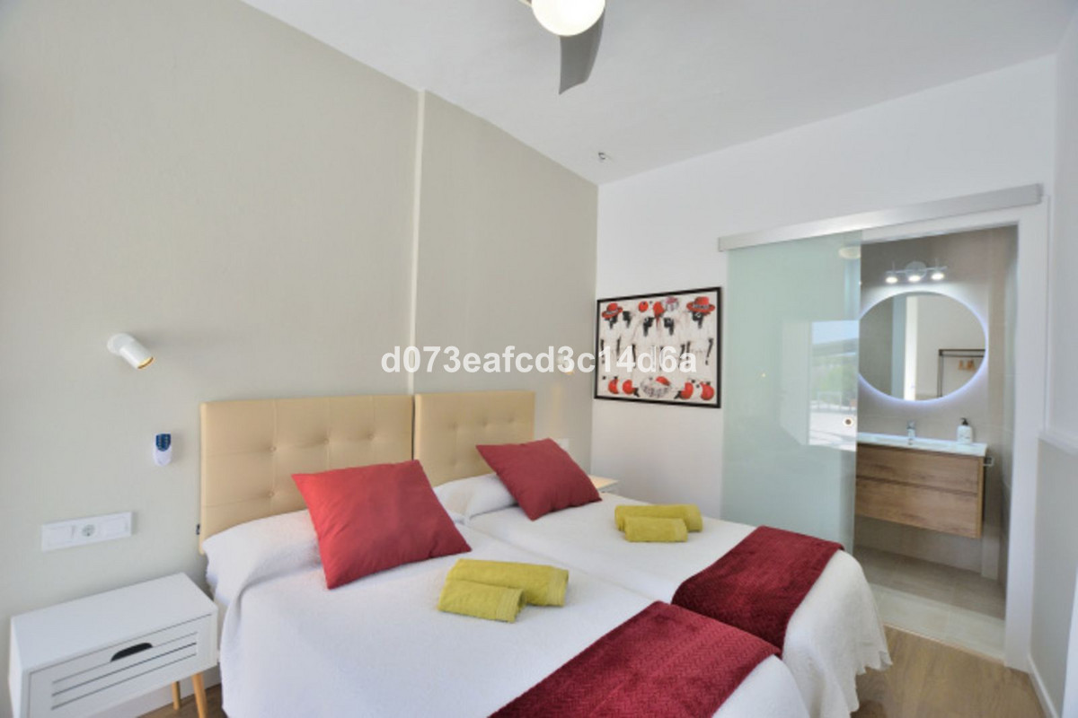 Se vende Villa - Chalet de 6 dormitorios en Costa Del Sol, Málaga, España