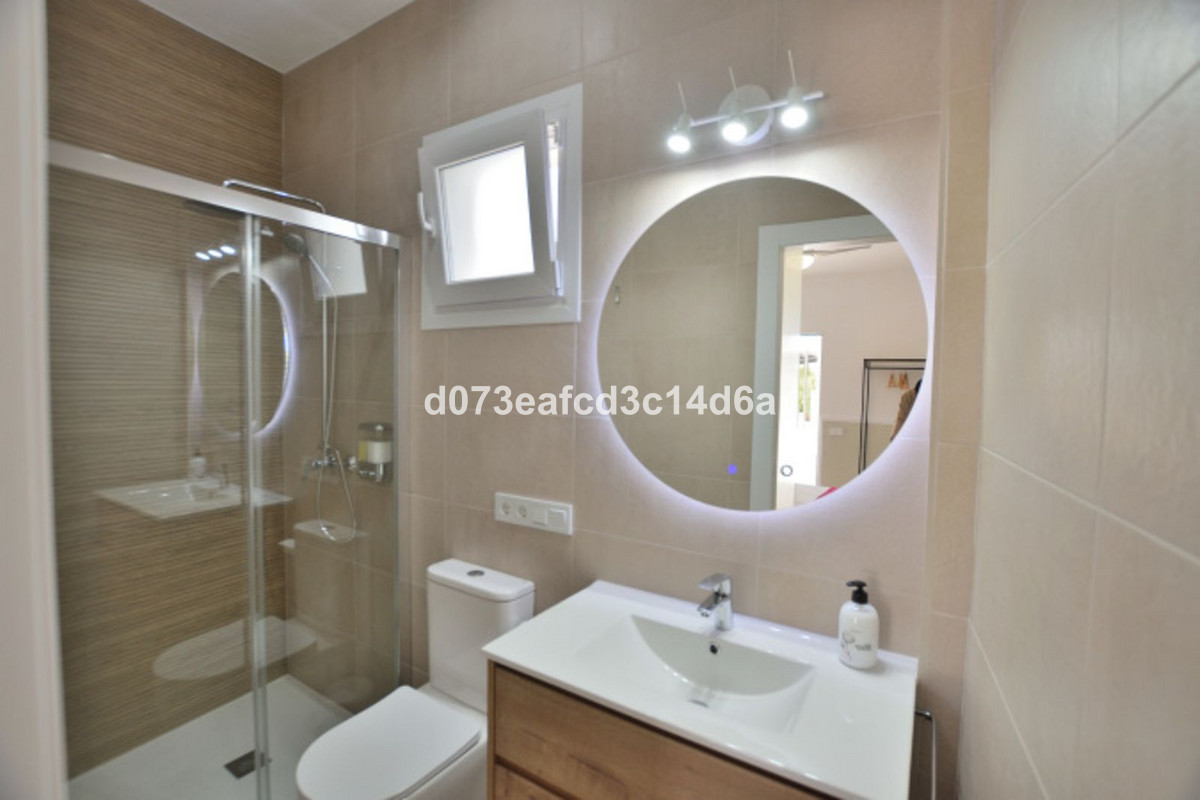 Se vende Villa - Chalet de 6 dormitorios en Costa Del Sol, Málaga, España