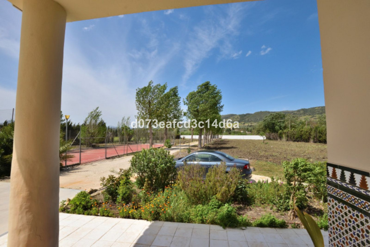 Se vende Villa - Chalet de 6 dormitorios en Costa Del Sol, Málaga, España