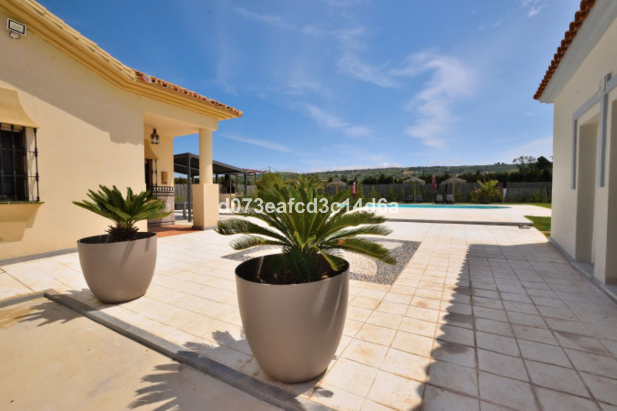 Se vende Villa - Chalet de 6 dormitorios en Costa Del Sol, Málaga, España
