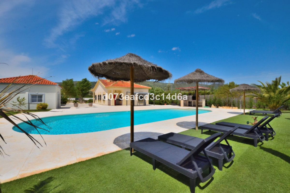 Se vende Villa - Chalet de 6 dormitorios en Costa Del Sol, Málaga, España