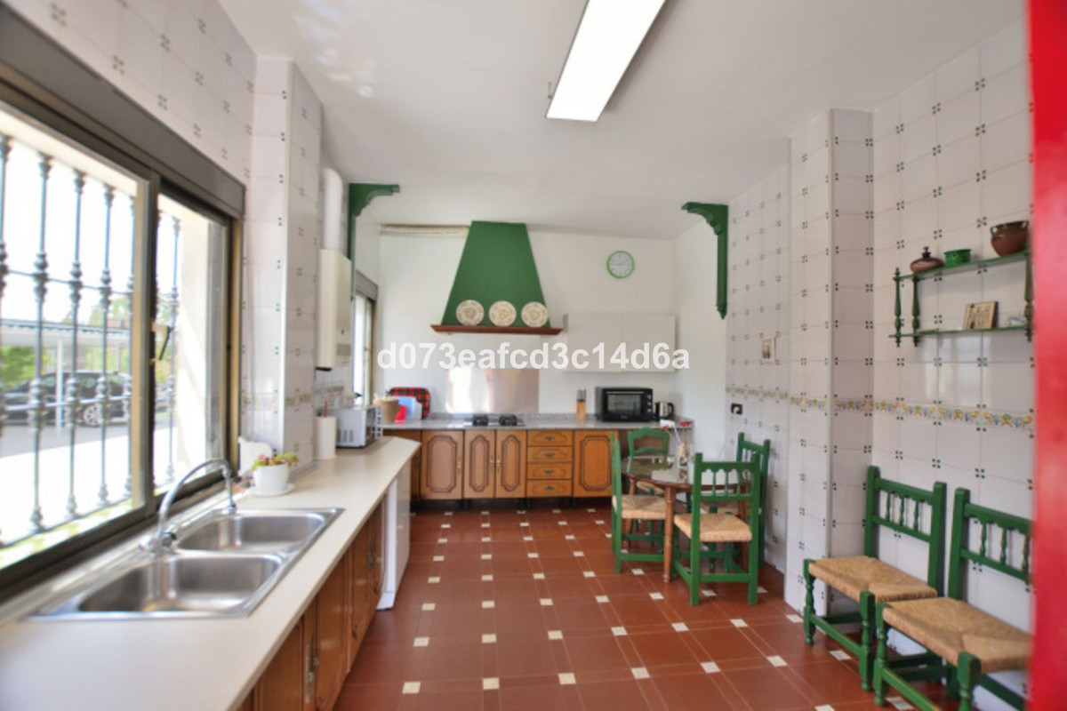 Se vende Villa - Chalet de 6 dormitorios en Costa Del Sol, Málaga, España