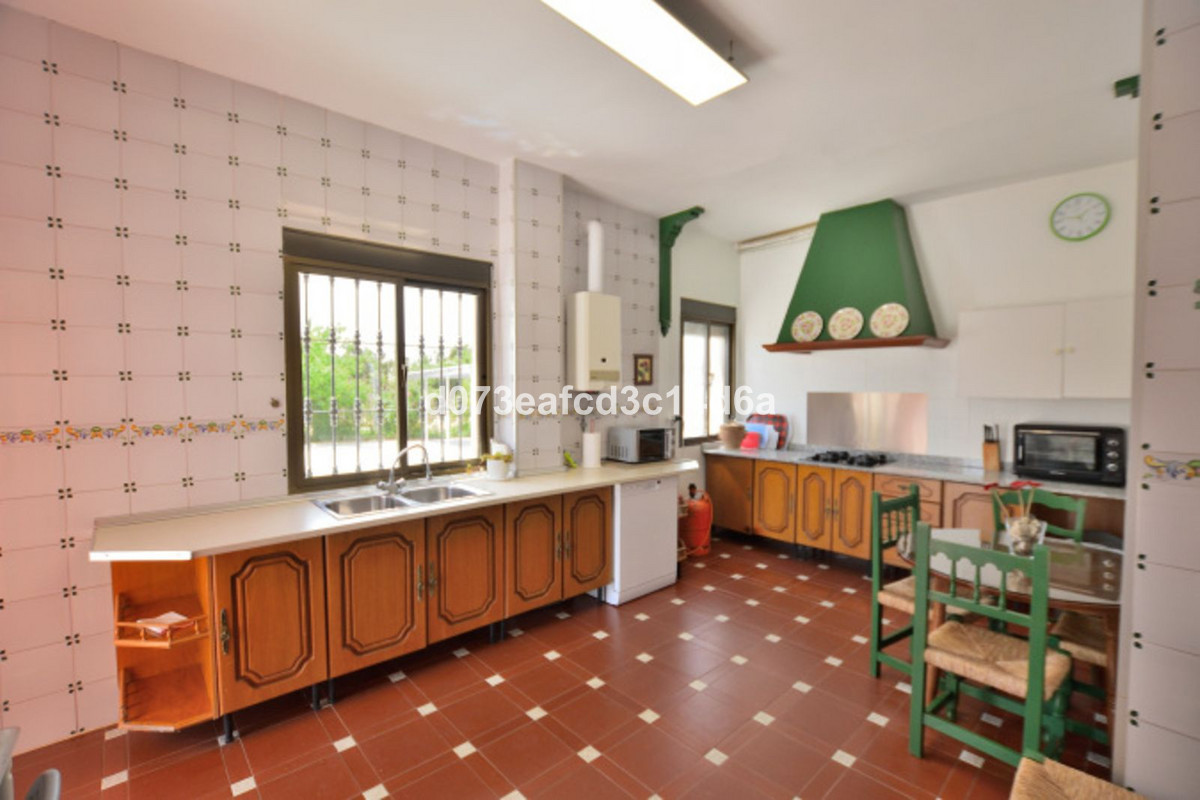 Se vende Villa - Chalet de 6 dormitorios en Costa Del Sol, Málaga, España