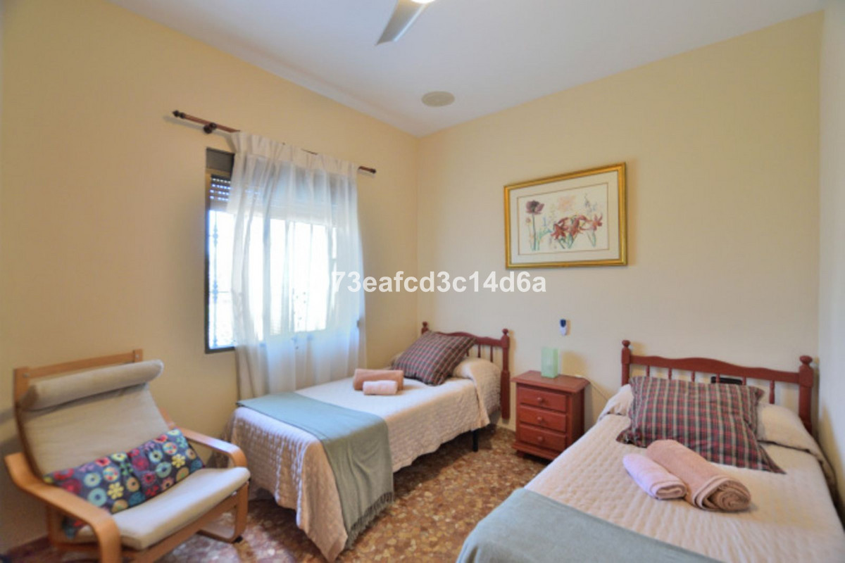 Se vende Villa - Chalet de 6 dormitorios en Costa Del Sol, Málaga, España
