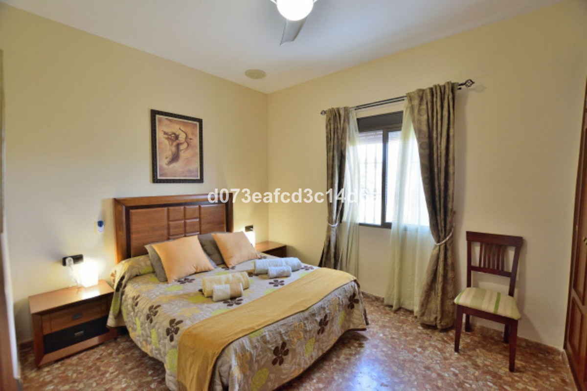 Se vende Villa - Chalet de 6 dormitorios en Costa Del Sol, Málaga, España