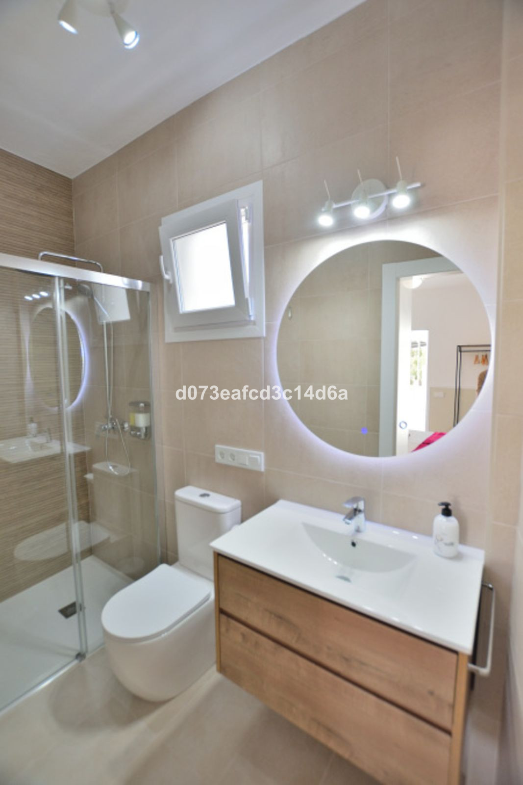 Se vende Villa - Chalet de 6 dormitorios en Costa Del Sol, Málaga, España
