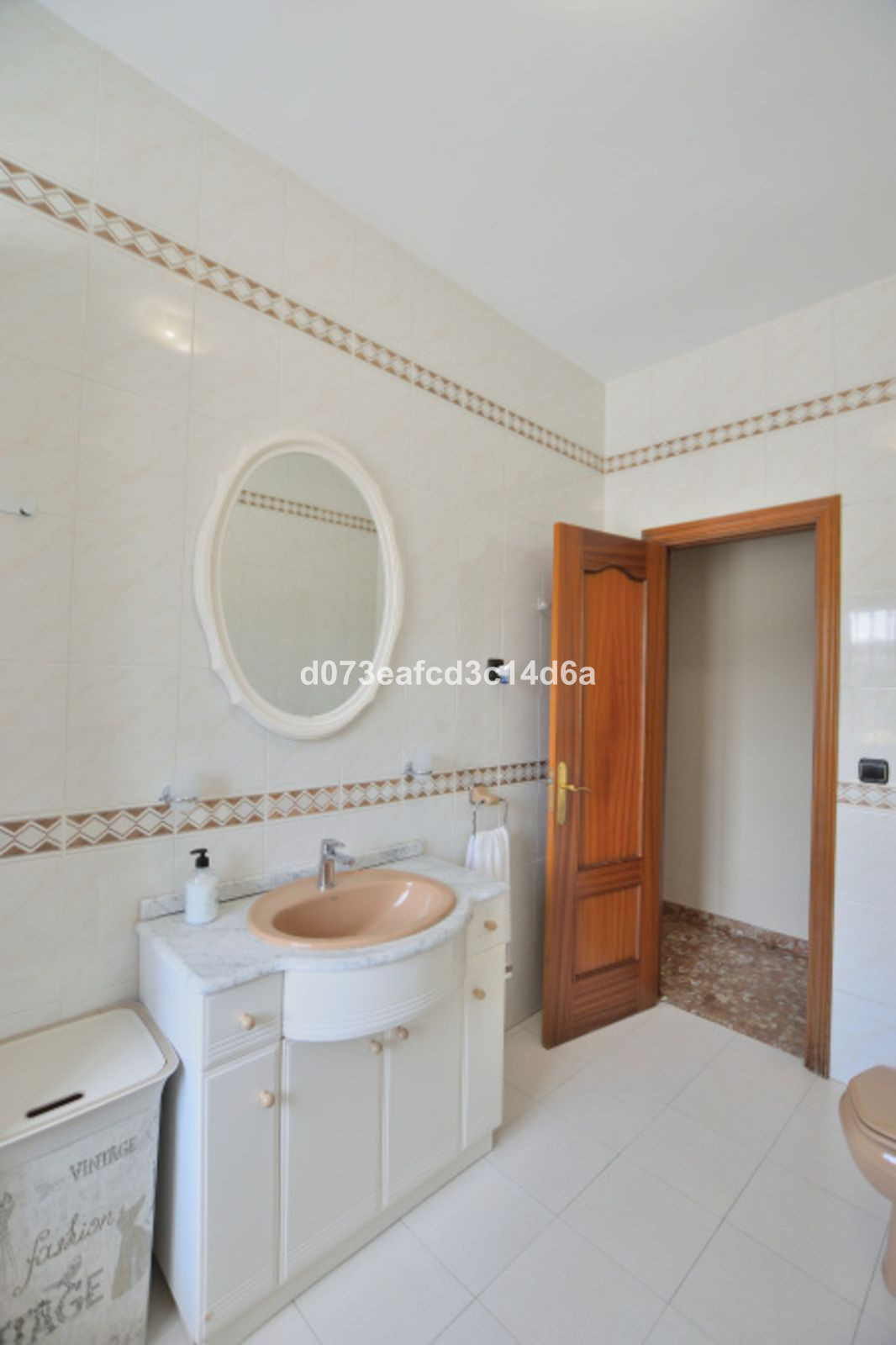 Se vende Villa - Chalet de 6 dormitorios en Costa Del Sol, Málaga, España