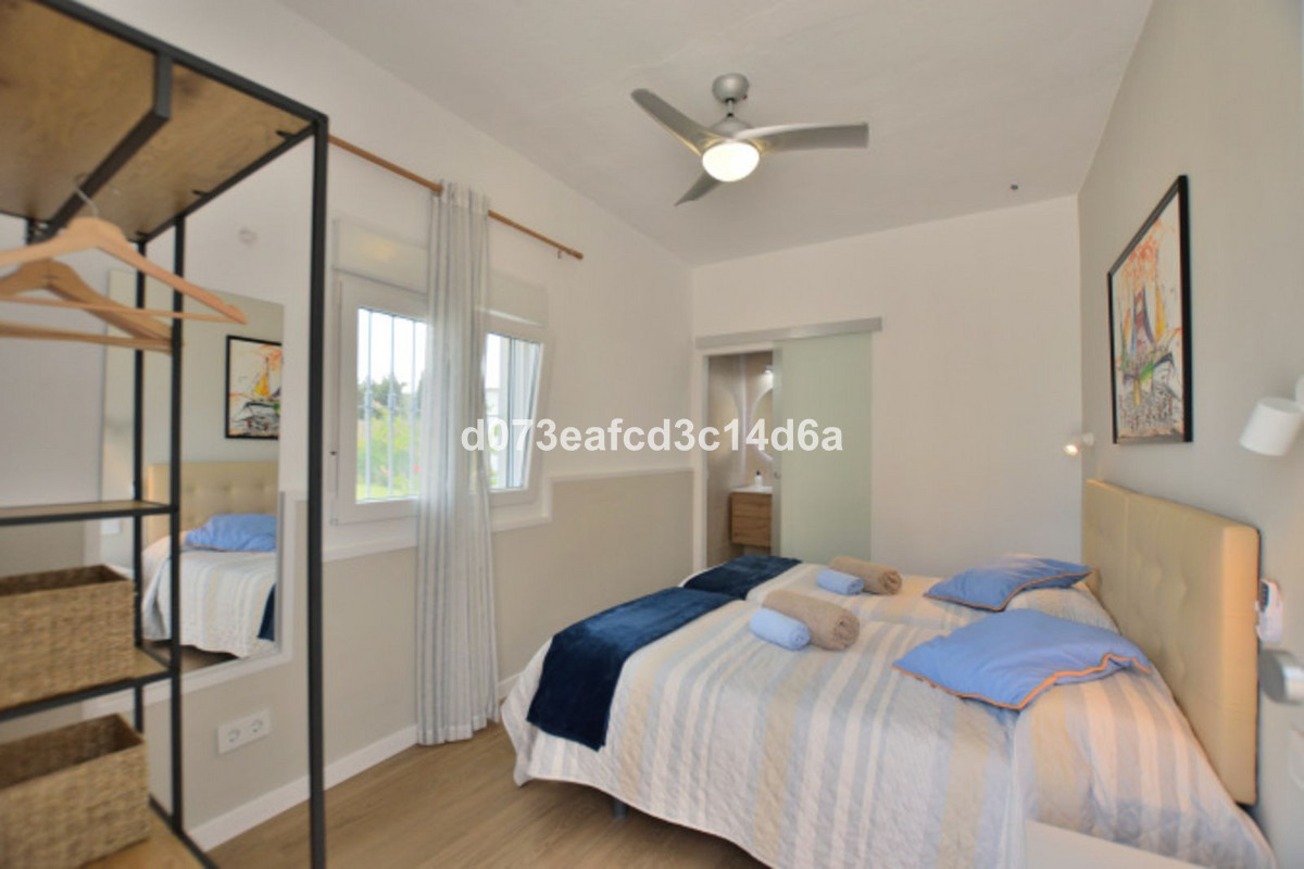Se vende Villa - Chalet de 6 dormitorios en Costa Del Sol, Málaga, España