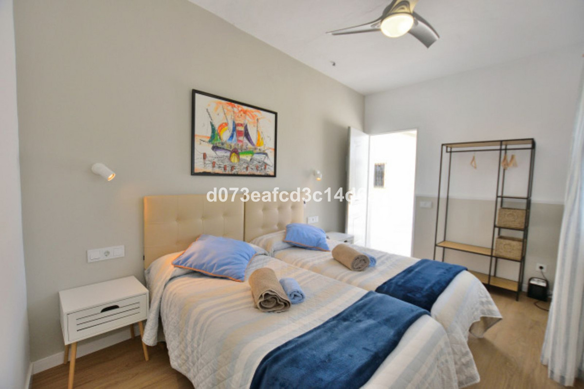 Se vende Villa - Chalet de 6 dormitorios en Costa Del Sol, Málaga, España