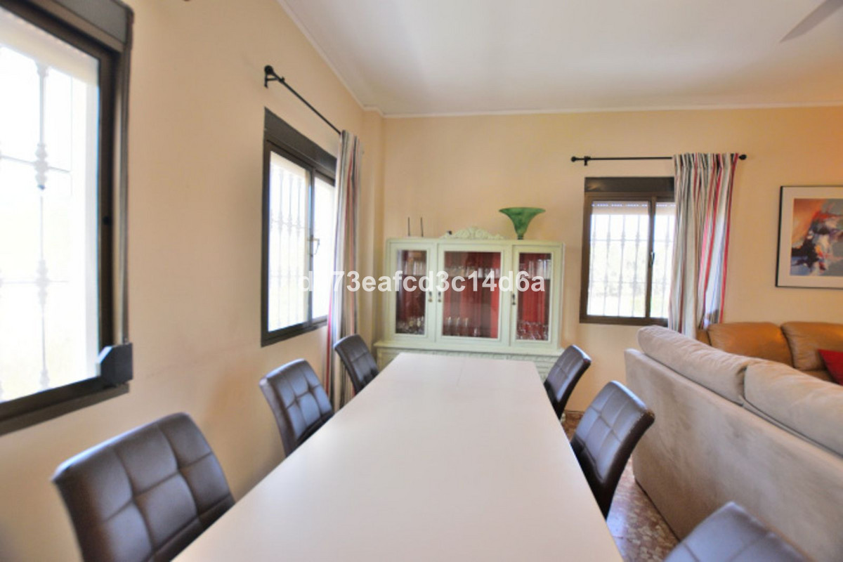 Se vende Villa - Chalet de 6 dormitorios en Costa Del Sol, Málaga, España
