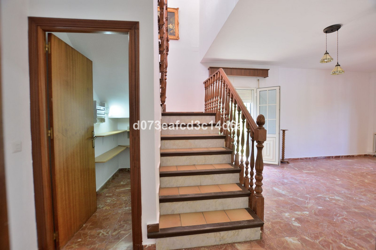 4 Bed Townhouse for sale in Ronda Costa Del Sol, Málaga, Spain