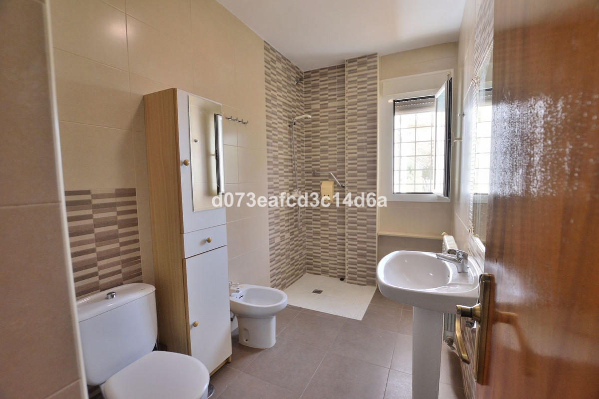 4 Bed Townhouse for sale in Ronda Costa Del Sol, Málaga, Spain