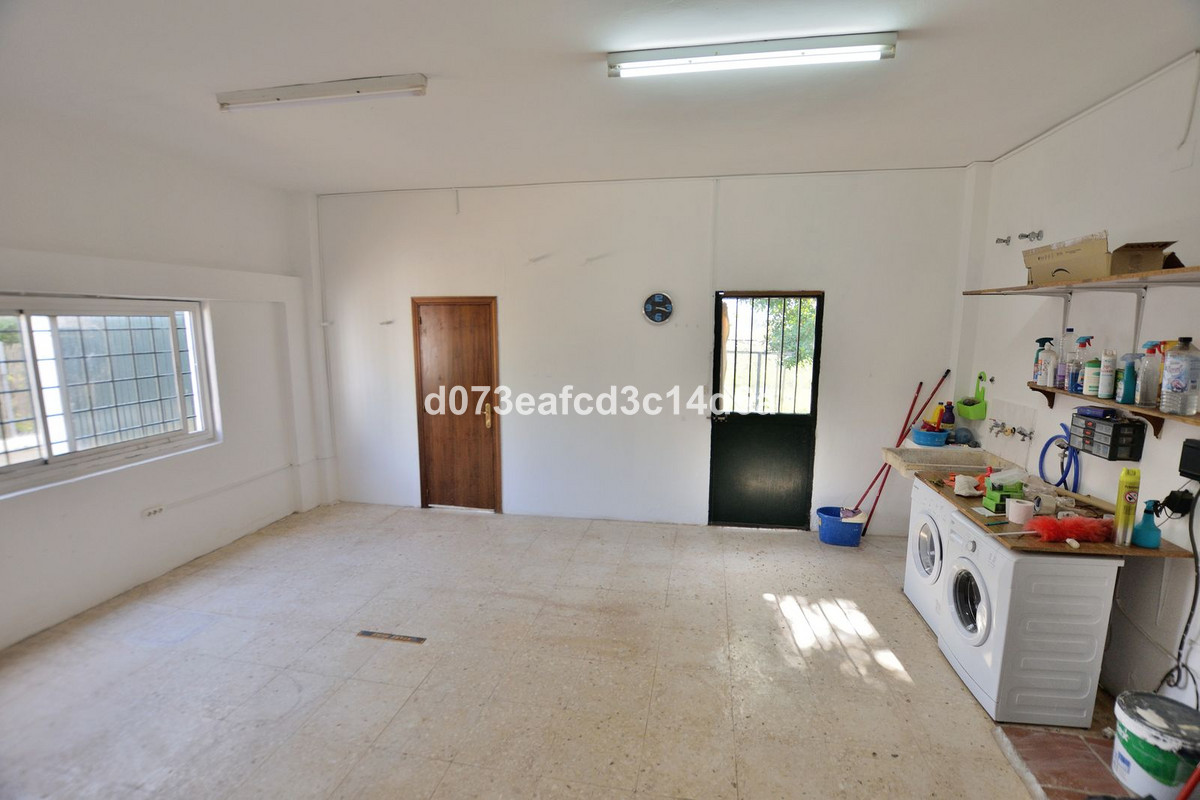4 Bed Townhouse for sale in Ronda Costa Del Sol, Málaga, Spain