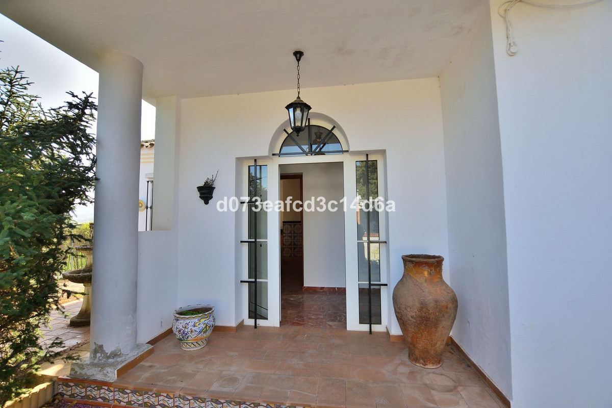 4 Bed Townhouse for sale in Ronda Costa Del Sol, Málaga, Spain