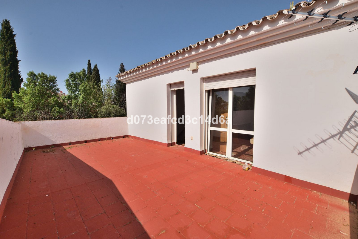 4 Bed Townhouse for sale in Ronda Costa Del Sol, Málaga, Spain