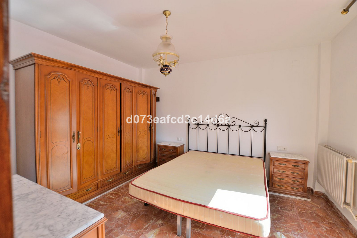 4 Bed Townhouse for sale in Ronda Costa Del Sol, Málaga, Spain