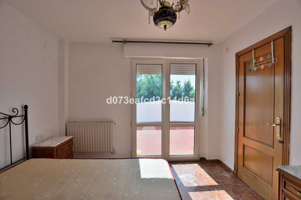 4 Bed Townhouse for sale in Ronda Costa Del Sol, Málaga, Spain