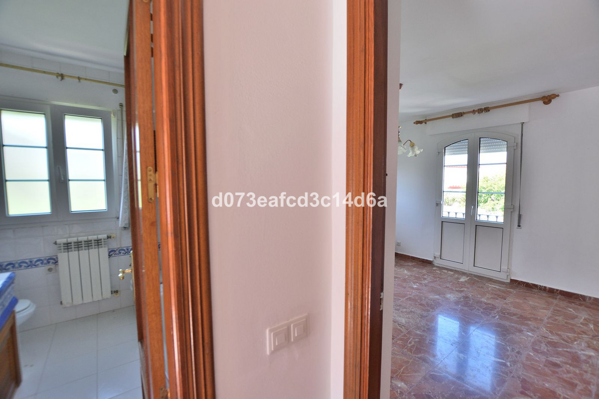 4 Bed Townhouse for sale in Ronda Costa Del Sol, Málaga, Spain