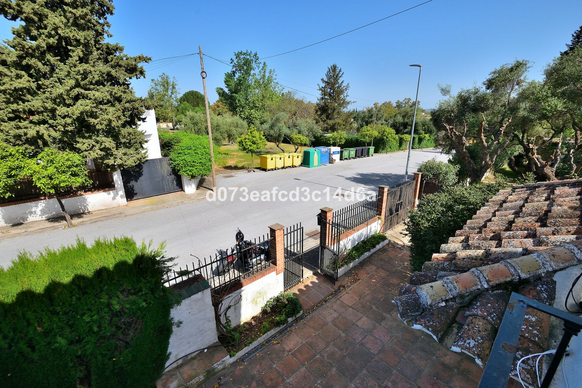 4 Bed Townhouse for sale in Ronda Costa Del Sol, Málaga, Spain