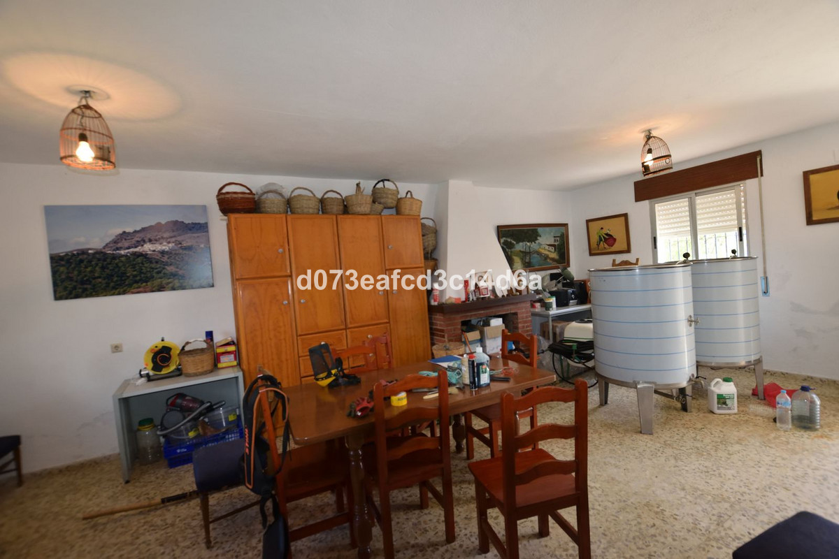 Se vende Finca - Cortijo de 2 dormitorios en Costa Del Sol, Málaga, España