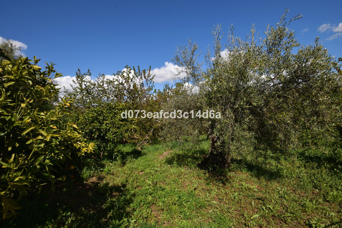 Se vende Finca - Cortijo de 2 dormitorios en Costa Del Sol, Málaga, España