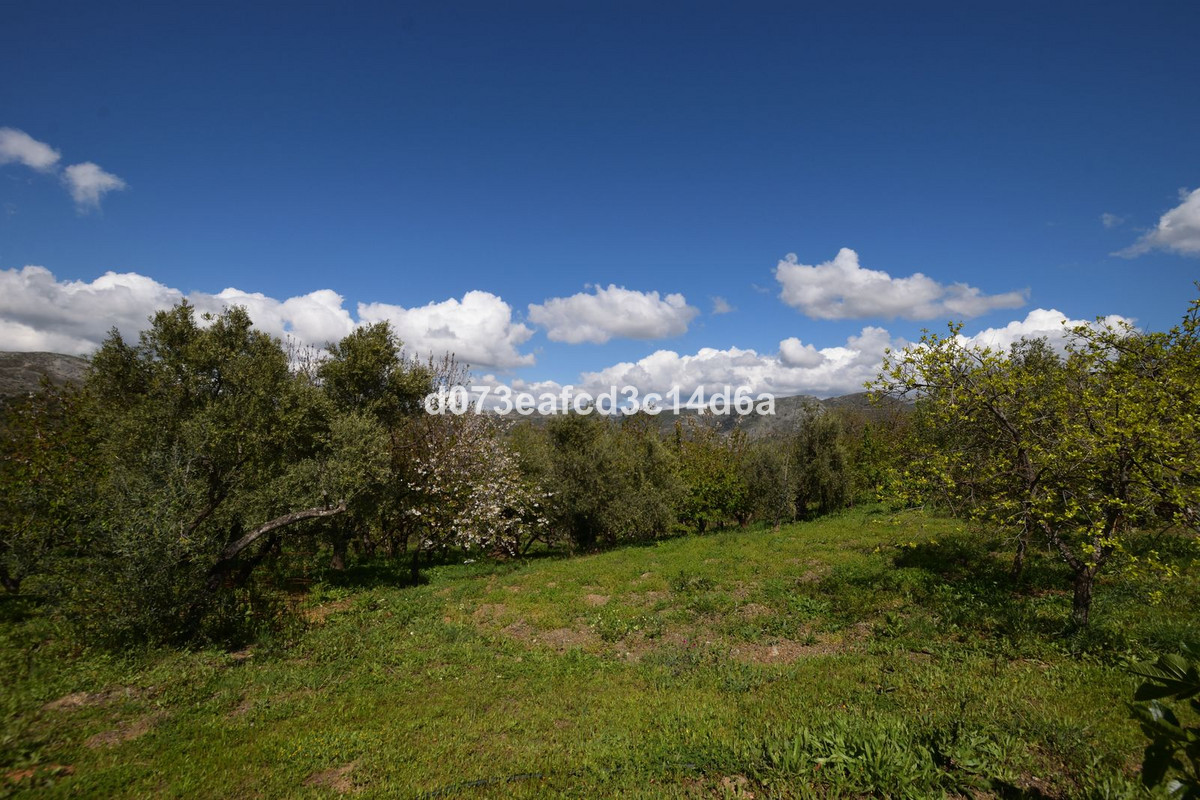 Se vende Finca - Cortijo de 2 dormitorios en Costa Del Sol, Málaga, España