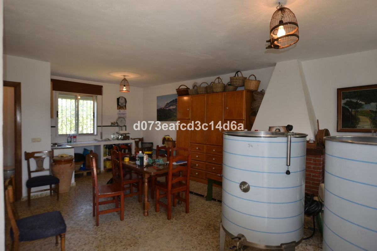 Se vende Finca - Cortijo de 2 dormitorios en Costa Del Sol, Málaga, España